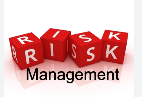 مقایسه مدیریت ریسک با سایر روش‌های معاملاتی